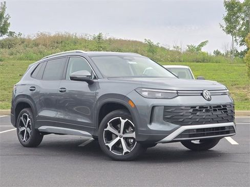 New 2025 Volkswagen Tiguan SE AWD/4WD image 2