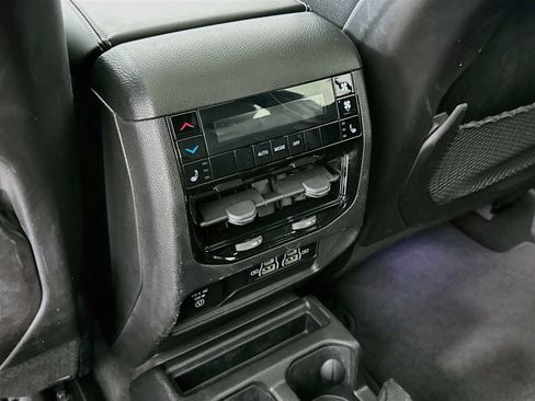 Used 2023 Jeep Grand Cherokee L Overland AWD/4WD image 28