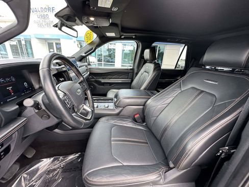 Used 2023 Ford Expedition Platinum AWD/4WD image 18