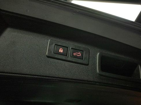 Used 2022 Subaru Forester Premium image 8