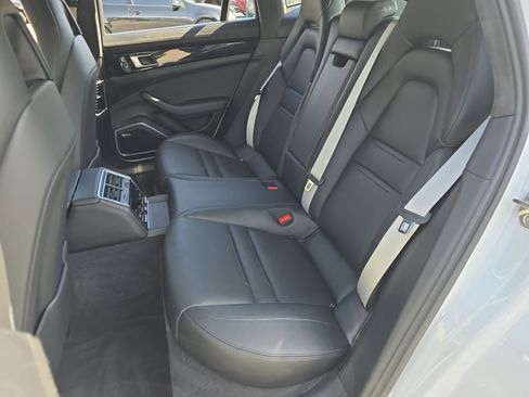 Used 2020 Porsche Panamera GTS image 14