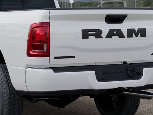 New 2026 RAM 2500 Big Horn AWD/4WD image 13