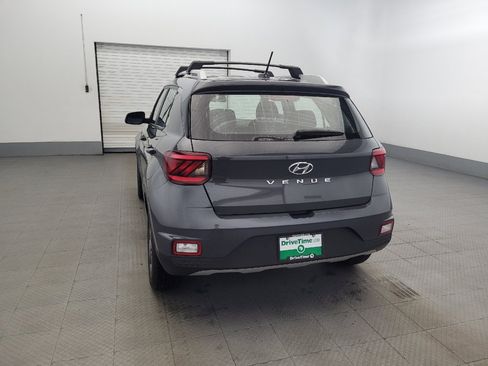Used 2023 Hyundai Venue SEL FWD image 6