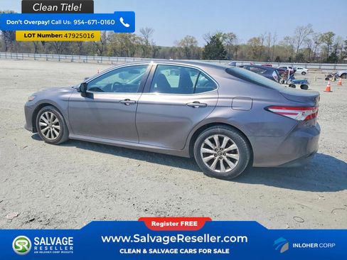 Used 2019 Toyota Camry LE image 3