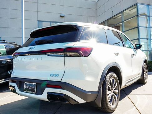 Certified 2023 INFINITI QX60 Pure image 8