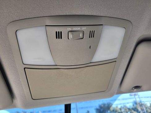 Used 2009 Nissan Rogue S image 18