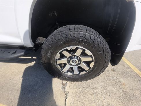 Used 2015 Toyota 4Runner SR5 Premium AWD/4WD image 5