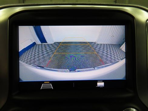 Used 2020 GMC Sierra 1500 Elevation w/ Elevation Value Package image 13