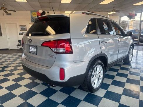 Used 2014 Kia Sorento EX image 7