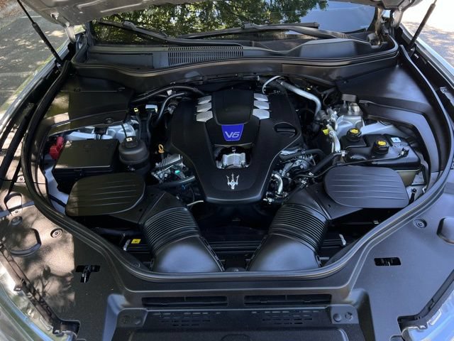 Used 2017 Maserati Levante S AWD/4WD image 43