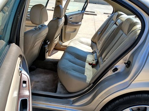 Used 2000 Nissan Maxima GLE image 13