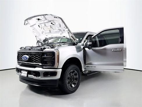 Used 2024 Ford F350 Lariat w/ Sport Appearance Package image 24