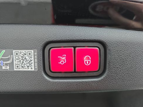 Used 2026 Mercedes-Benz E 350 Sedan image 13