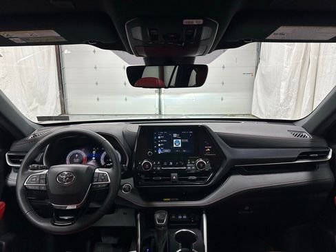 Used 2025 Toyota Highlander XSE image 45