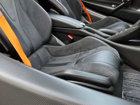 Used 2018 McLaren 720S Performance RWD image 44