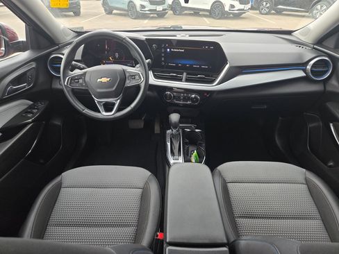 Certified 2024 Chevrolet Trax LT w/ Driver Confidence Package FWD image 17