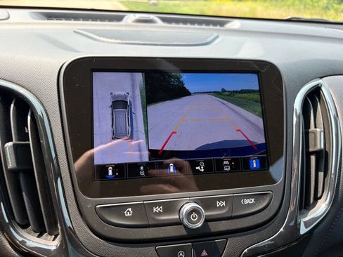 Used 2023 Chevrolet Equinox RS w/ RS Leather Package FWD image 4