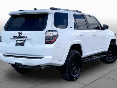 Used 2022 Toyota 4Runner SR5 AWD/4WD image 13