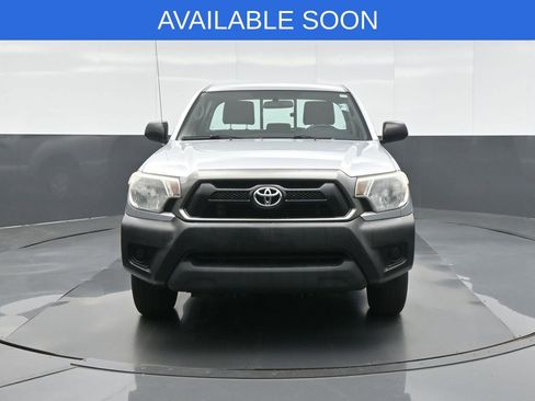 Used 2012 Toyota Tacoma 2WD Regular Cab image 2
