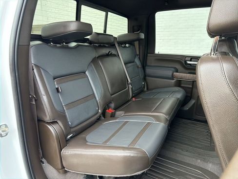 Used 2022 GMC Sierra 2500 Denali w/ Denali Ultimate Package image 12