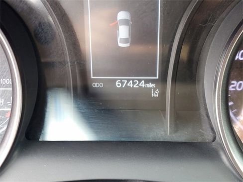 Used 2021 Toyota Camry SE w/ Carpet Mat Package (TMS) image 19