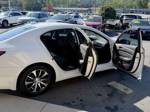 Used 2016 Acura TLX w/ Technology Package FWD image 16