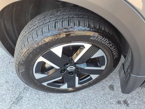 Used 2025 Nissan Kicks SR AWD/4WD image 20