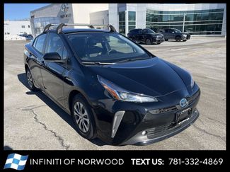 Used 2022 Toyota Prius XLE video 1