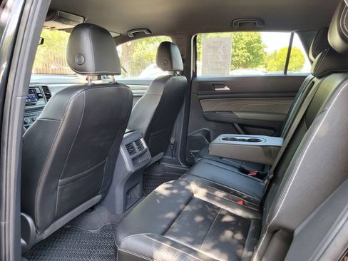 Used 2023 Volkswagen Atlas Cross Sport SE FWD image 15