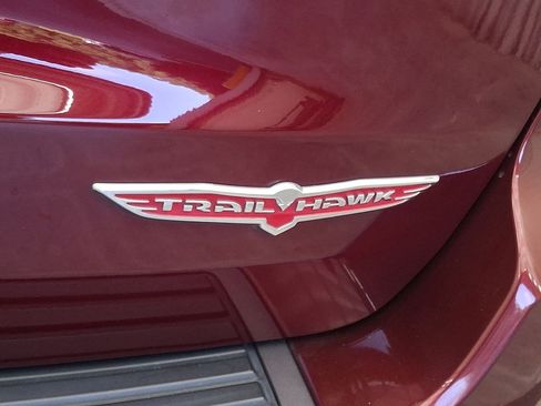 Used 2019 Jeep Grand Cherokee Trailhawk AWD/4WD image 27