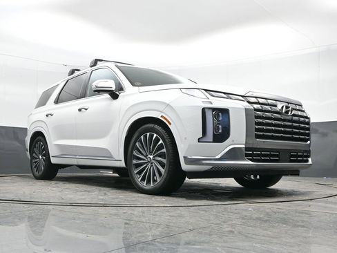 Used 2023 Hyundai Palisade Calligraphy image 50
