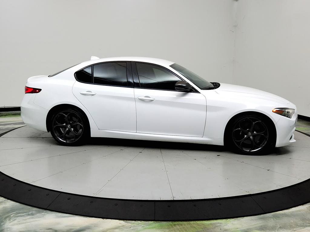 Used 2019 Alfa Romeo Giulia w/ Nero Edizione RWD image 4