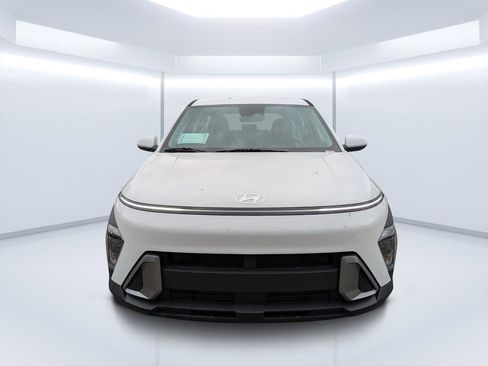New 2026 Hyundai Kona SE FWD image 2