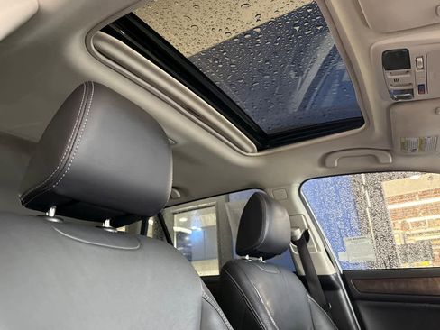 Used 2018 Subaru Outback 3.6R Limited AWD/4WD image 17