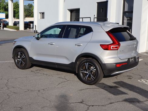 Used 2025 Volvo XC40 B5 Core AWD/4WD image 19