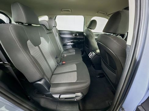 Certified 2023 Kia Sorento LX AWD/4WD image 7