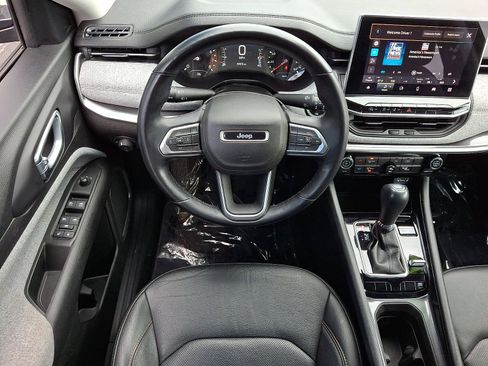 Used 2022 Jeep Compass Latitude image 11