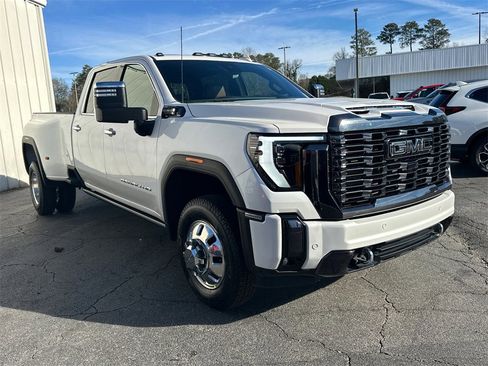 Used 2024 GMC Sierra 3500 Denali Ultimate image 4