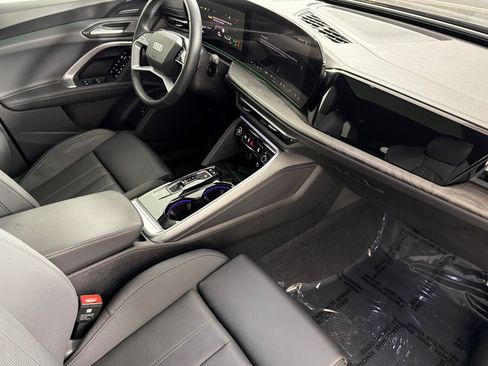 Used 2025 Audi Q5 Premium Plus w/ Premium Plus AWD/4WD image 15