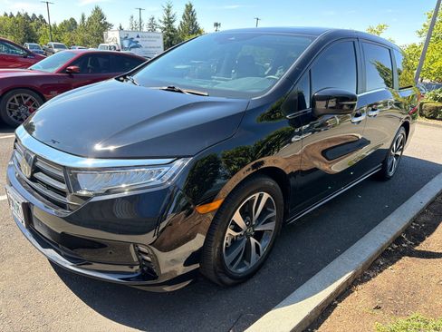 Used 2023 Honda Odyssey Touring image 1
