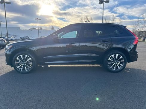Used 2023 Volvo XC60 B5 Plus image 4