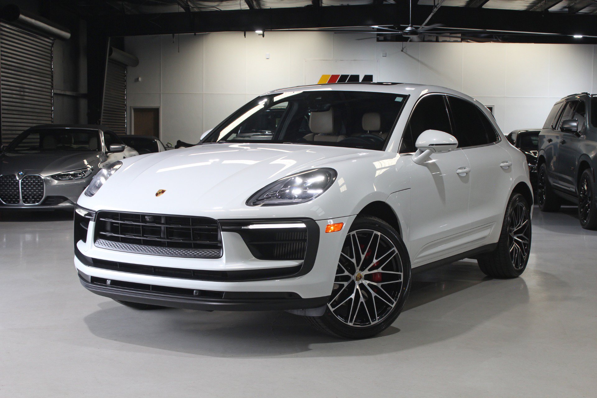 Used 2022 Porsche Macan S AWD/4WD image 5