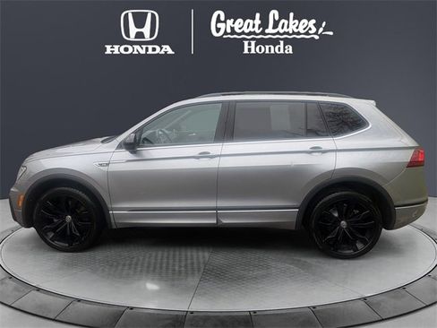 Used 2021 Volkswagen Tiguan SE R-Line image 3