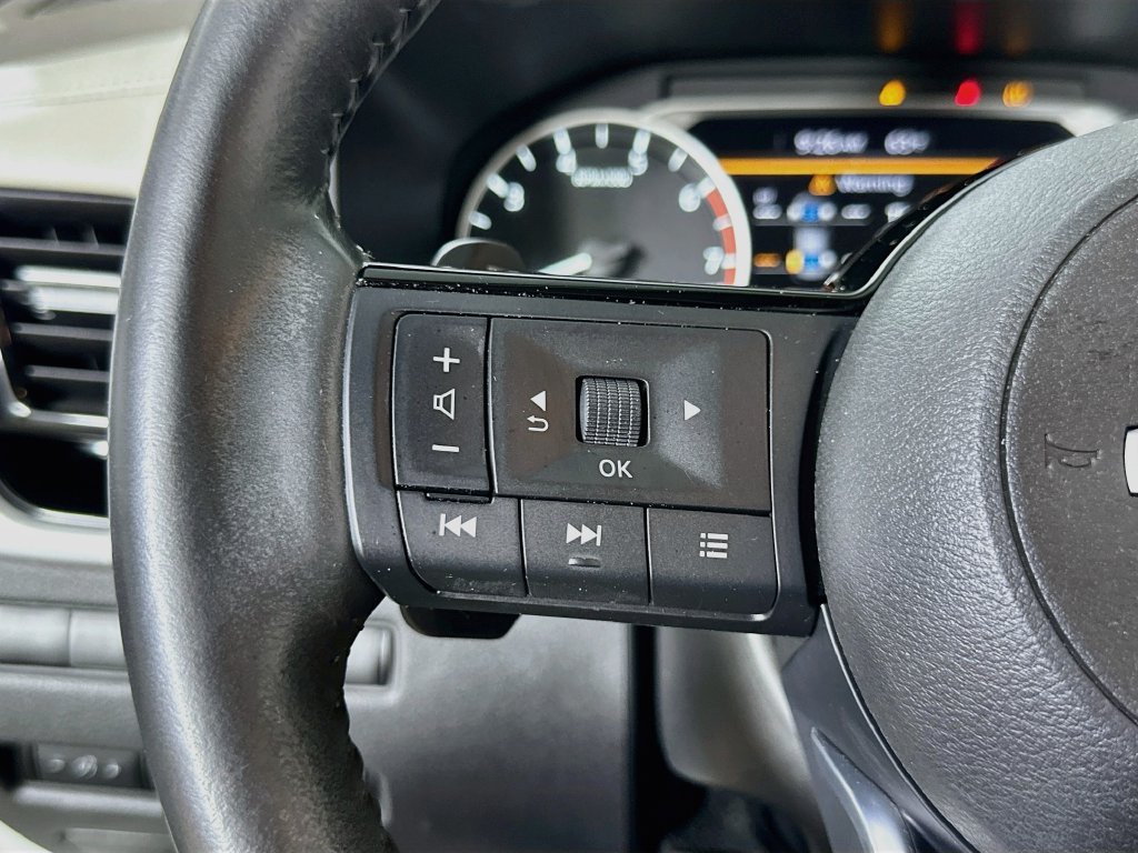 Used 2023 Nissan Rogue SL AWD/4WD image 25