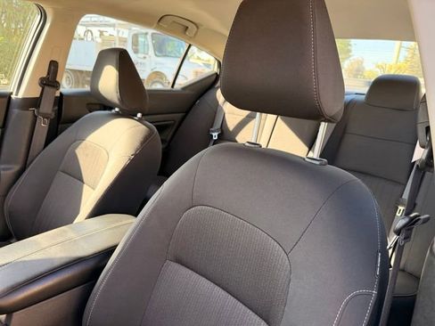 Used 2025 Nissan Altima 2.5 SV image 12