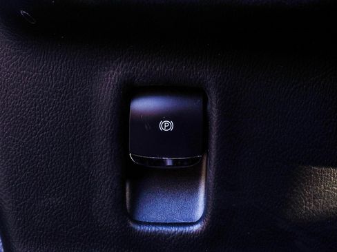 Used 2023 Lincoln Nautilus Reserve image 23