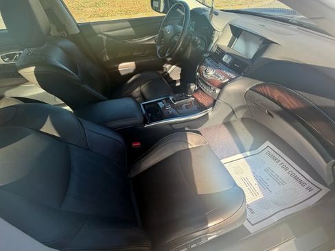 Used 2016 INFINITI Q70 L 3.7 w/ Deluxe Touring Package image 13