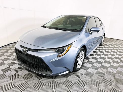 Used 2022 Toyota Corolla LE image 7