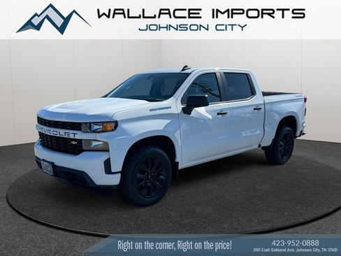 Used 2021 Chevrolet Silverado 1500 Custom image 2
