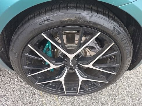 Used 2024 Aston Martin DB12 Coupe image 8